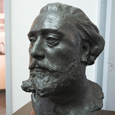 留学中に制作したガンベッタ像