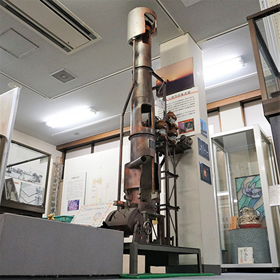 鉄を溶かすキューポラ（溶解炉）の模型